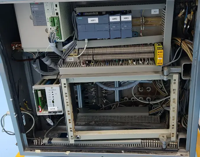 Maquinaria de proceso con acabado limpio y moderno después del Overhaul, lista para la calificación IQ/OQ/PQ.